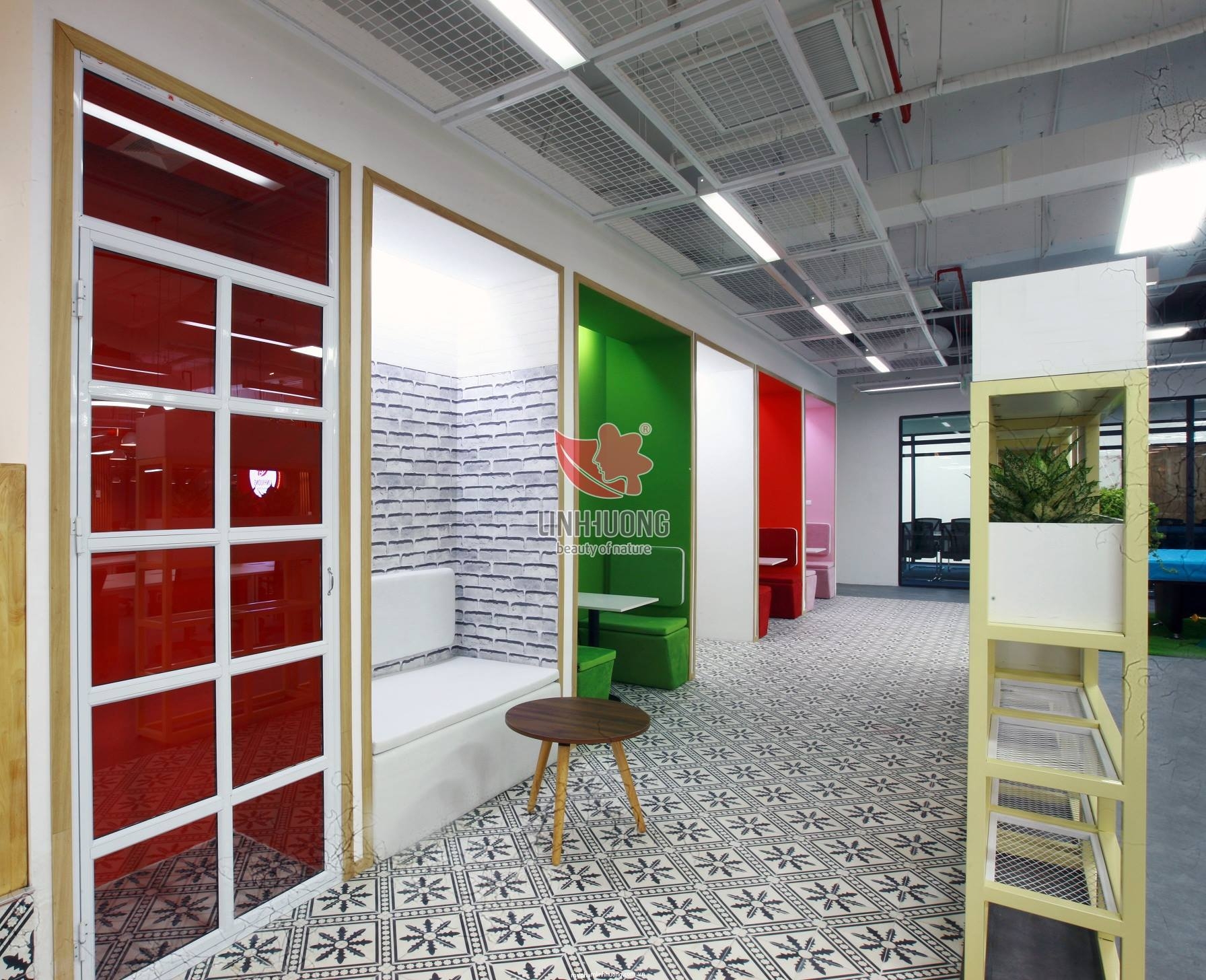 36933414_10204847788752266_2966024107319099392_n